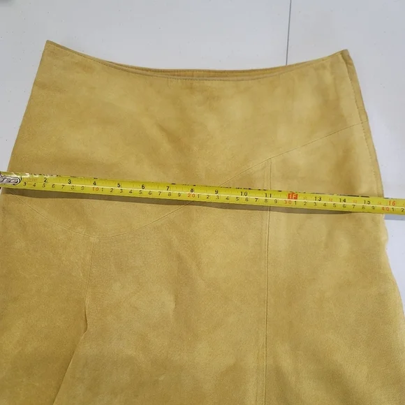 Danier genuine leather Suede mustard flare skirt - Picture 13 of 14
